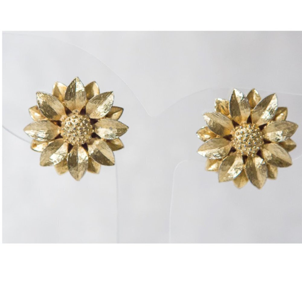 BEAUTIFUL Sarah Coventry Sunflower Earrings Clip Ons Gold Tone